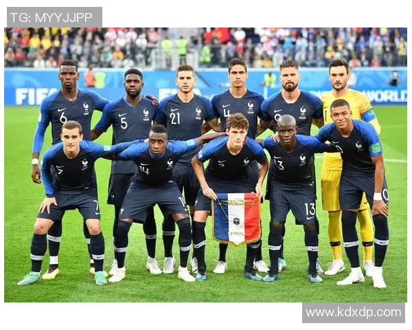 足球各国明星球员领衔的国家队崛起与挑战分析