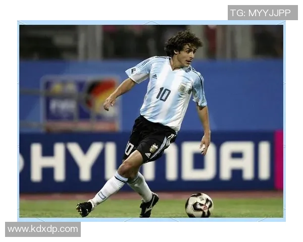 足球巨星炫技瞬间集锦 展现世界顶级球技与独特风采 足球巨星炫技瞬间集锦 展现世界顶级球技与独特风采