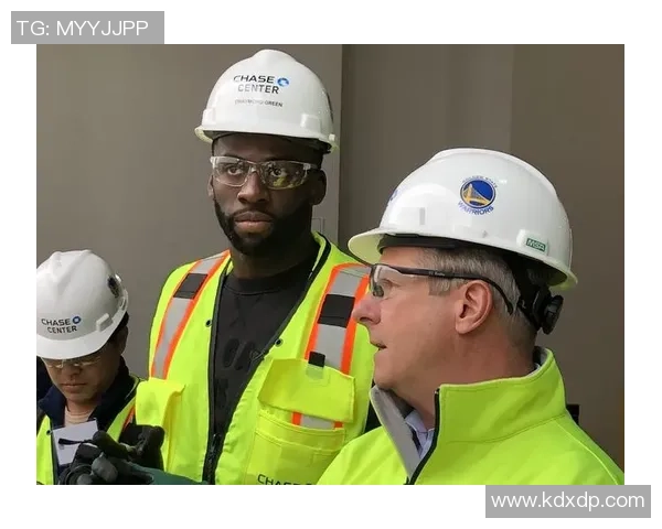 足球球星为何也戴安全帽 探秘背后的独特原因与意外趣事